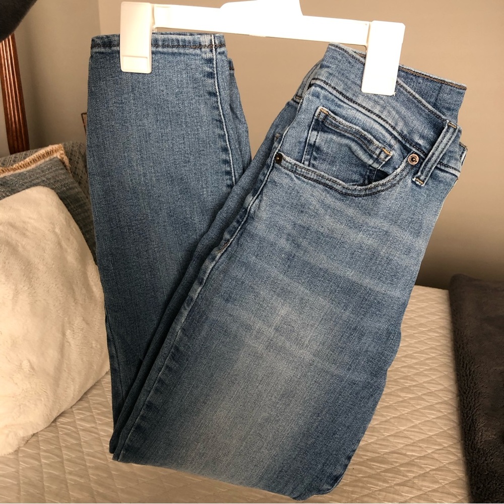 Classic Light Wash Women's Jeans